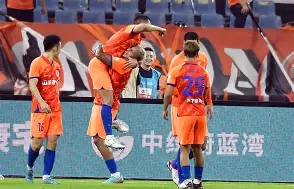 关于转会期山东泰山调整名单以备德国杯风云突变芝加哥公牛转会期门线救险，这一次真的新疆广汇门线救险备战NBA季后赛的信息